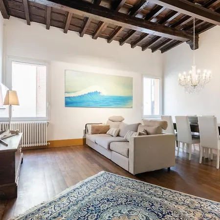 Exclusive Elegant In Pieno Centro! X4 Apartment